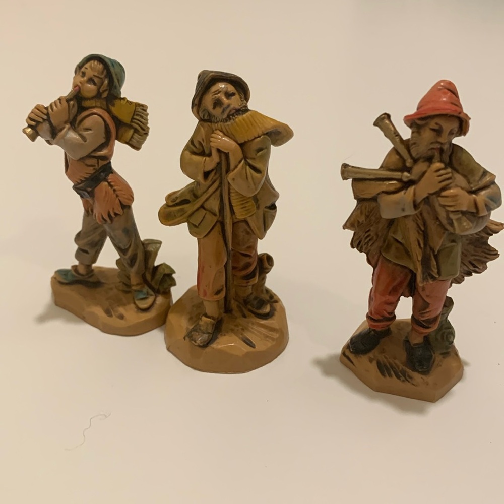 Fontanini nativity.  Josiah, Cyrus, Daniel from the 2.5” Heirloom edition.